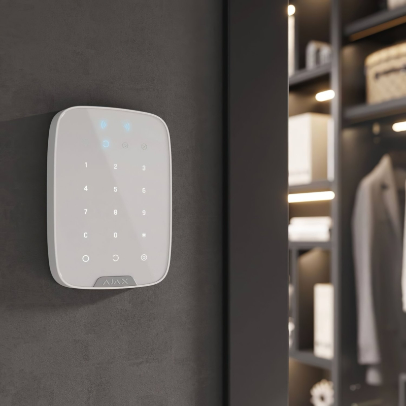 Беспроводная сенсорная клавиатура Ajax KeyPad Plus White фото 2
